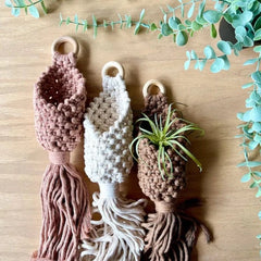 Macrame Pods Pocket Hanger